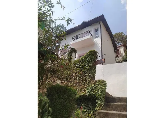 Whistling Thrush Cottage, Bhimtal Nainital